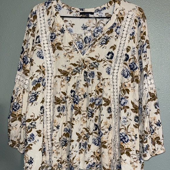 American Eagle floral peasant top - Picture 2 of 6